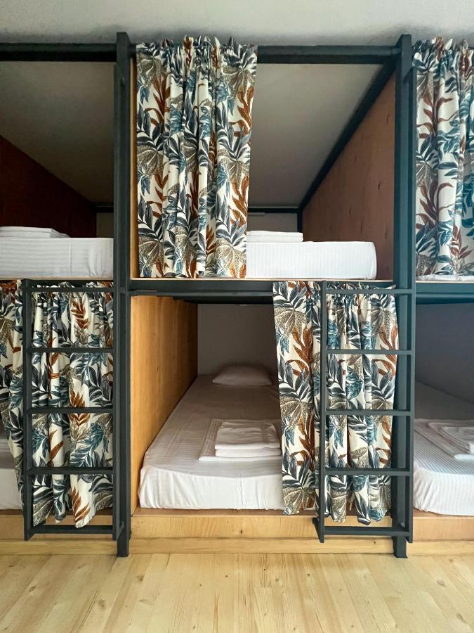 Black Tomato Hostel Kutaisi Bagian luar foto