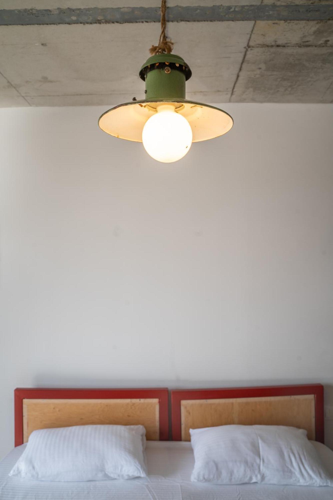 Black Tomato Hostel Kutaisi Bagian luar foto