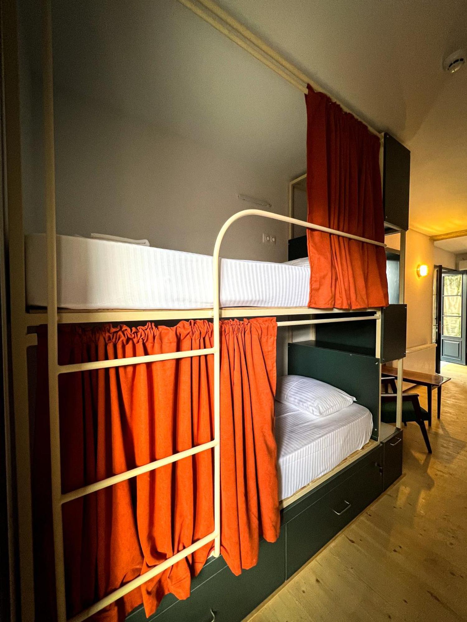 Black Tomato Hostel Kutaisi Bagian luar foto